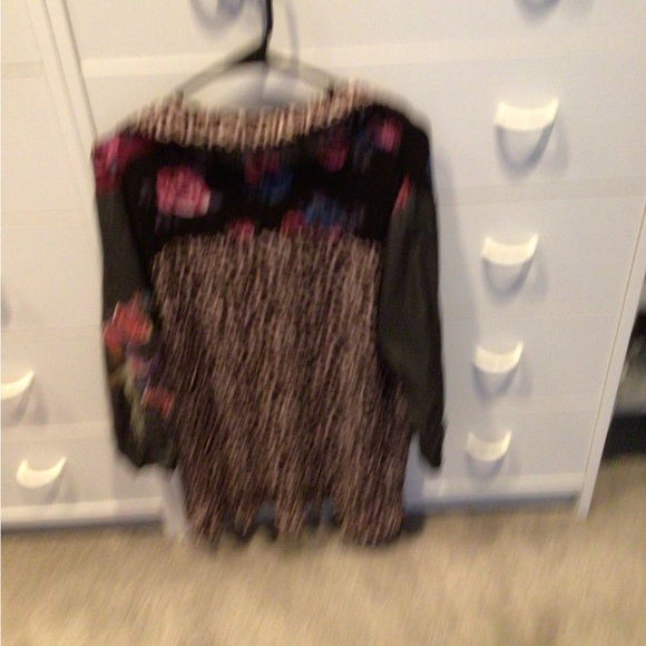 Tunic - Picture 2 of 3